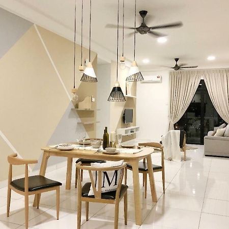 Johor Bahru Paradigm Leplatino Homestay Екстер'єр фото